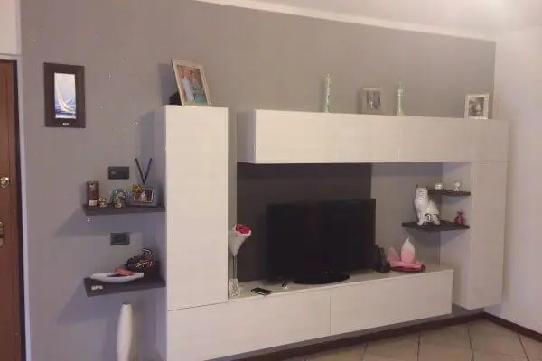 mobile tv bianco